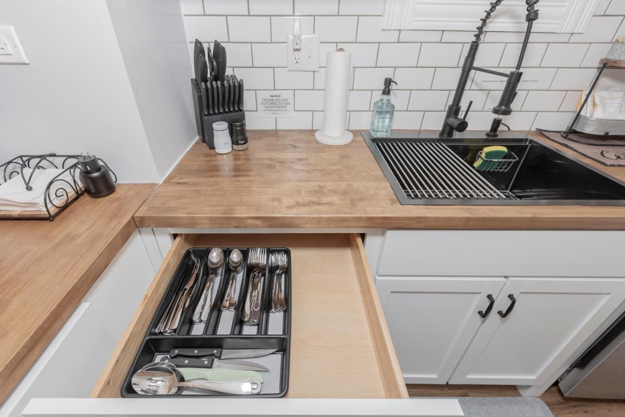 In The Heart Of Little Italy! Free Parking! Apartman Cleveland Kültér fotó